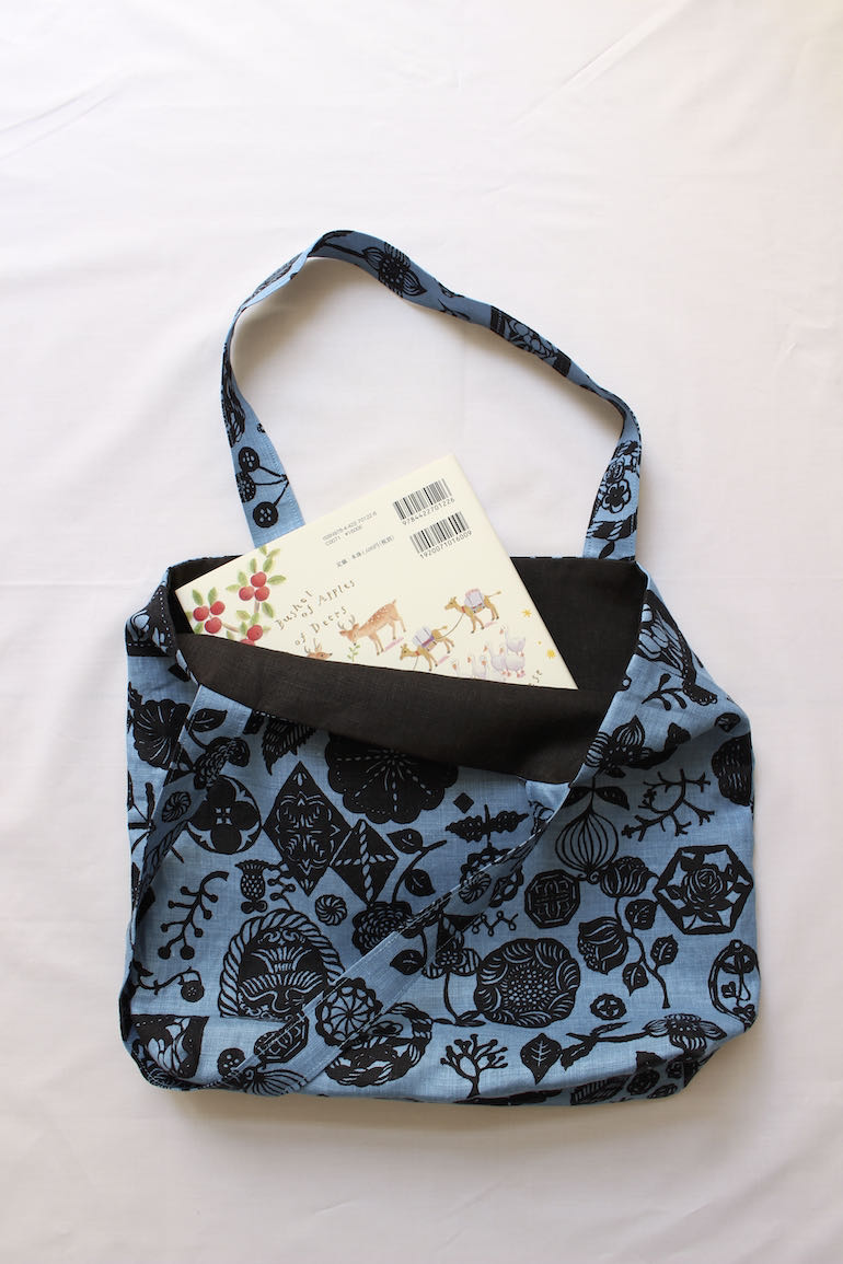 かたかけトートバック花図案の吹寄　ブルー×ネイビー